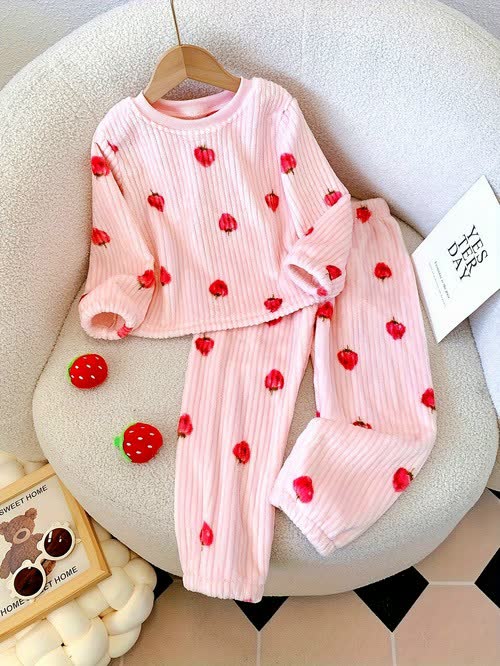 Girls' Clothing 08